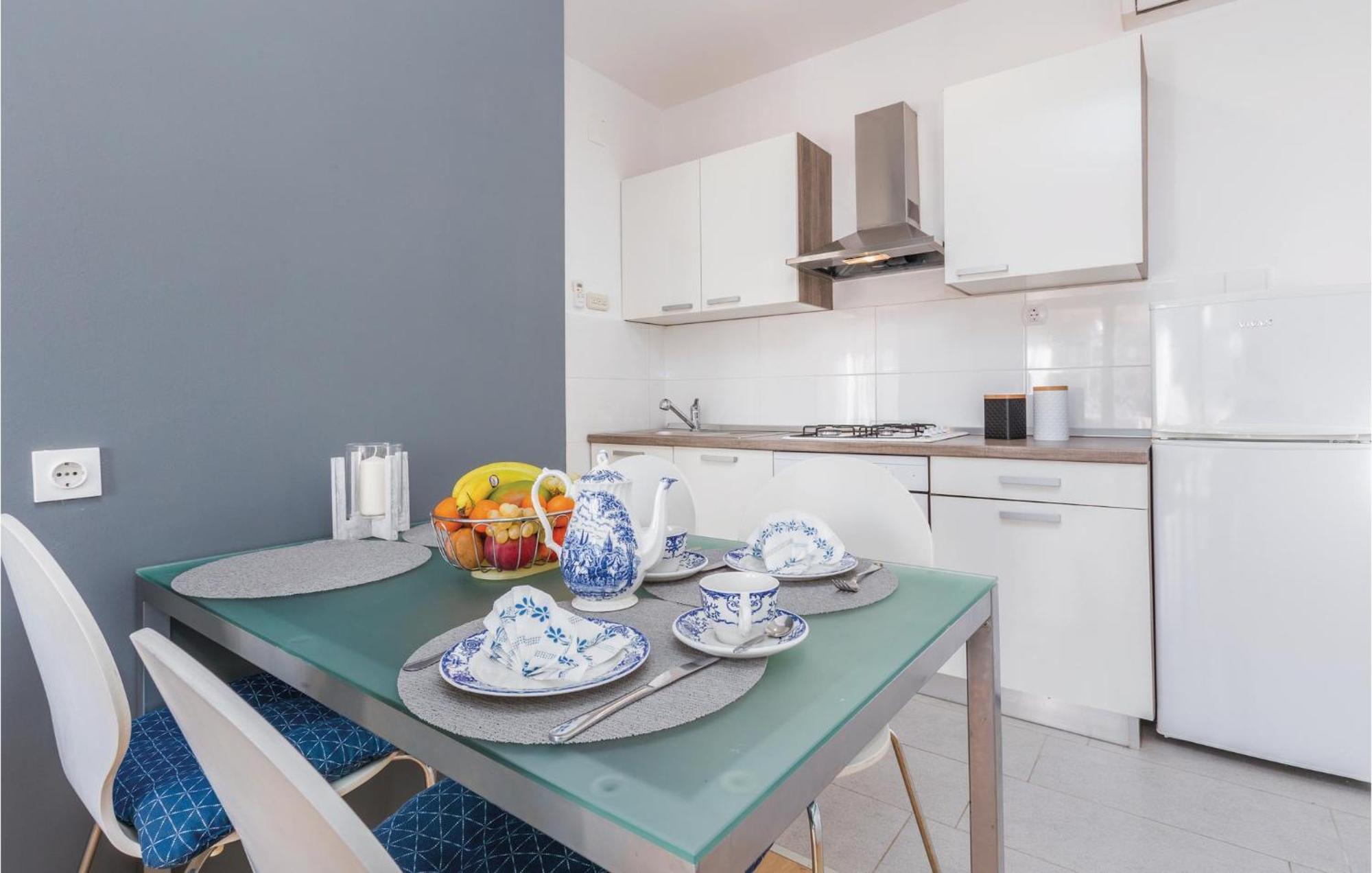 Gorgeous In With Wifi Apartment Poreč